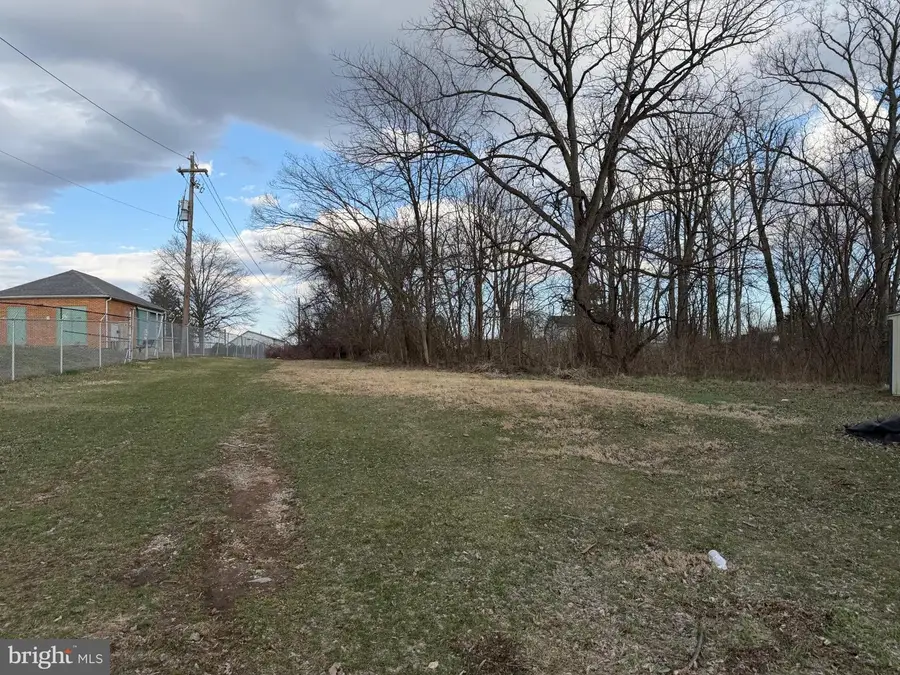 Redwood Dr, Carlisle, PA 17013 - #2