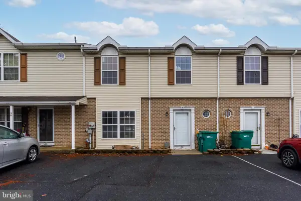 40 Johns Dr, ENOLA, PA 17025