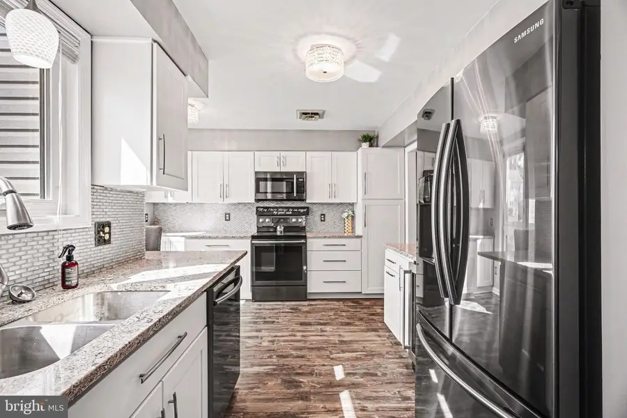 1822 Creek View Dr, New Cumberland, PA 17070 - #2