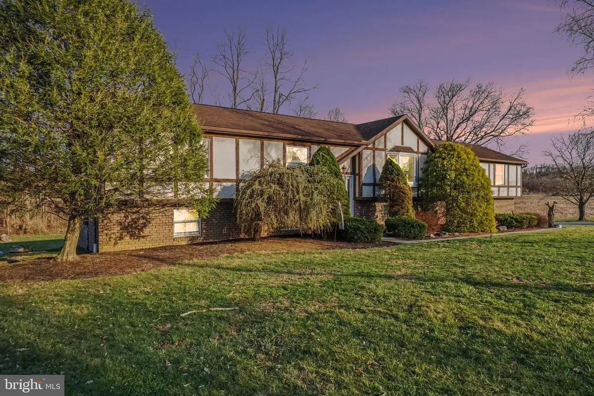 141 Simmons Rd, Mechanicsburg, PA 17055 - #1