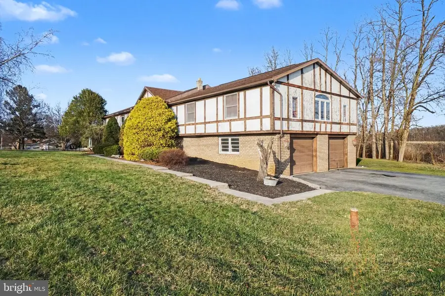141 Simmons Rd, Mechanicsburg, PA 17055 - #2
