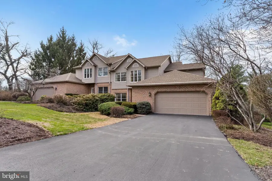 504 Bridgeview Dr, Lemoyne, PA 17043 - #2