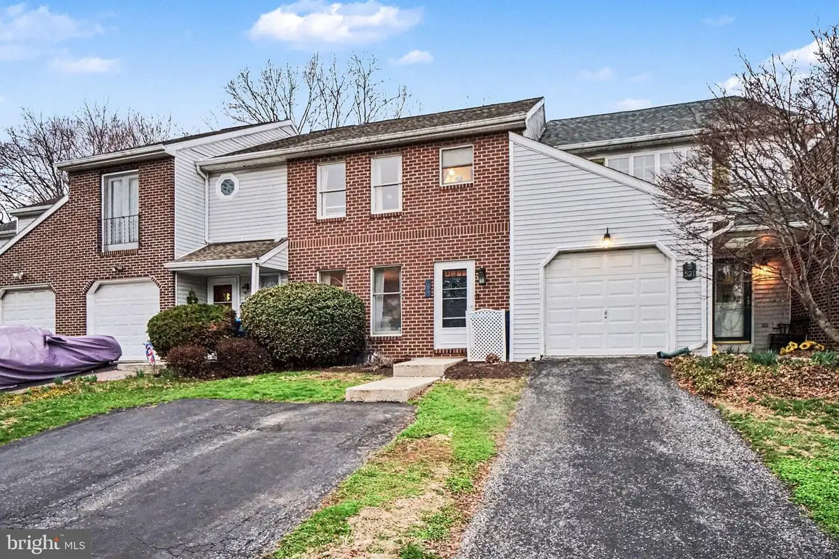 519 Lexington Ave, Mechanicsburg, PA 17055 - #1