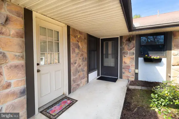 8 Abbey Court, CARLISLE, PA 17015