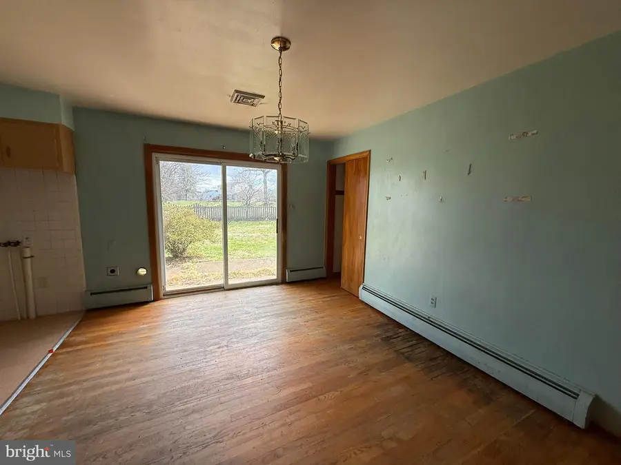 1006 Charles St, Mechanicsburg, PA 17055 - #3