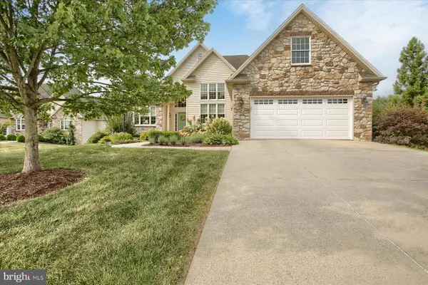 37 Old Coach Ln, CARLISLE, PA 17013