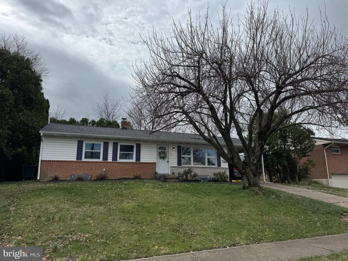 5224 Oxford Dr, Mechanicsburg, PA 17055 - #1