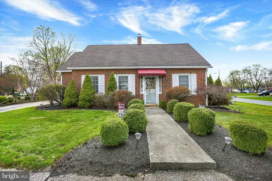 607 Woodland Ave, Mount Holly Springs, PA 17065 - #2