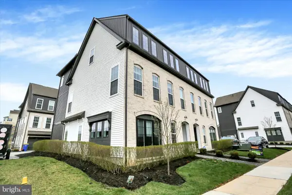 3145 Grove Ct, MECHANICSBURG, PA 17055