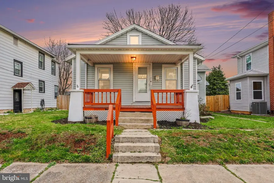 121 E Portland St, Mechanicsburg, PA 17055 - #2