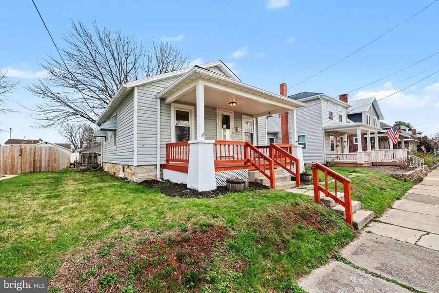 121 E Portland St, Mechanicsburg, PA 17055 - #3