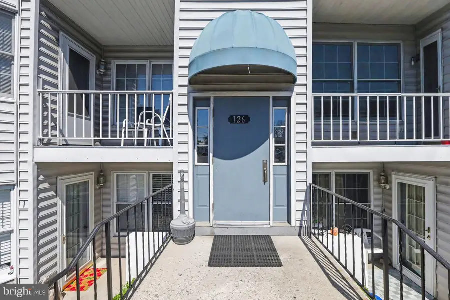 126 W Portland St, Mechanicsburg, PA 17055 - #3