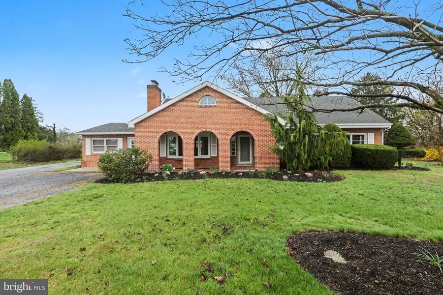 205 N Middlesex Rd, Carlisle, PA 17013 - #2