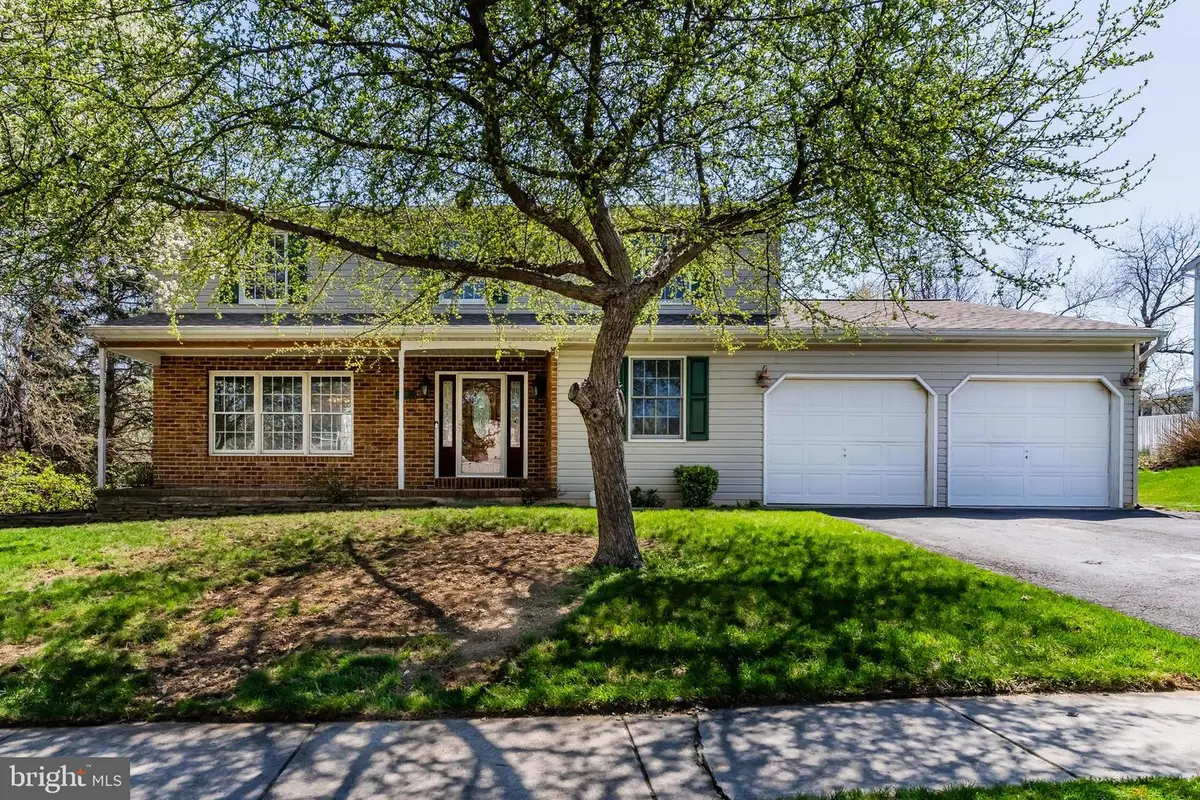 914 Maplewood Ln, Enola, PA 17025 - #1