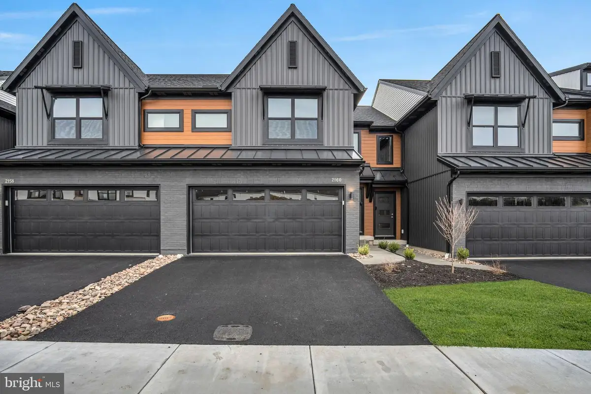 2160 S Autumn Chase Dr, Mechanicsburg, PA 17055 - #1