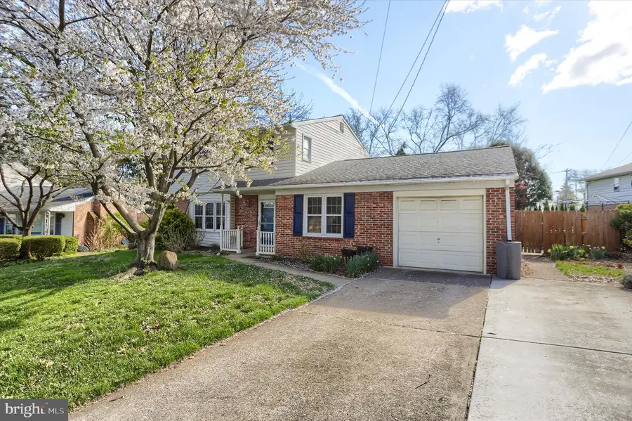 437 Appletree Rd, Camp Hill, PA 17011 - #3