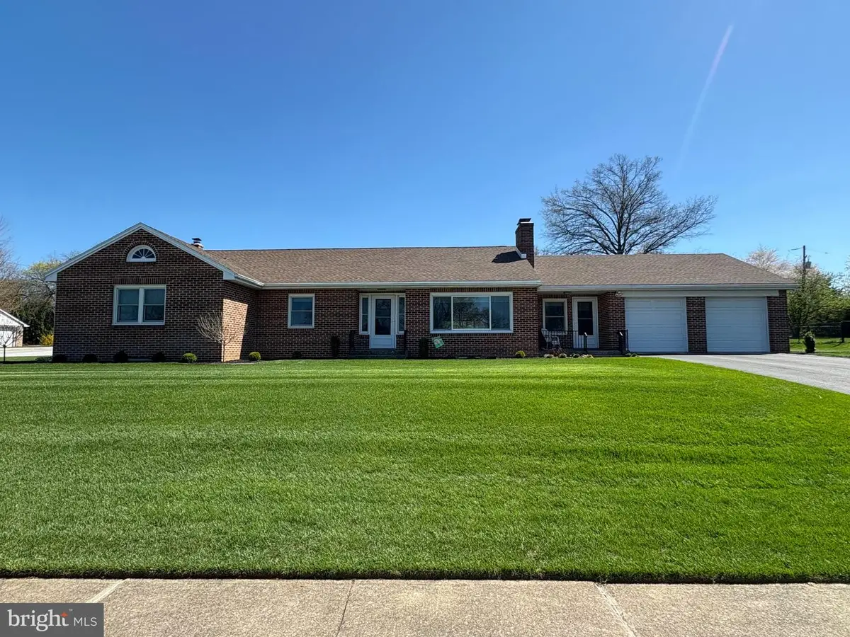 630 Charles St, Shippensburg, PA 17257 - #1