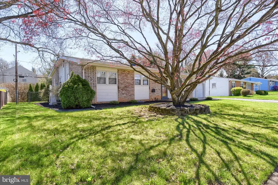 5202 Royal Dr, Mechanicsburg, PA 17055 - #3