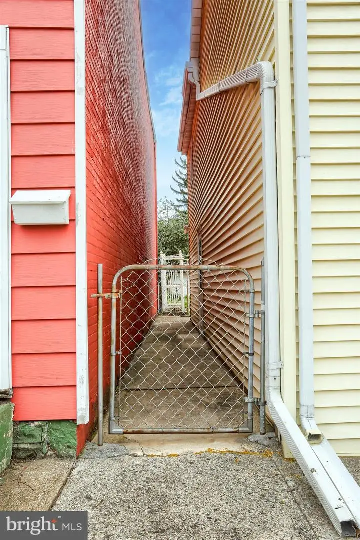 430 N East St, Carlisle, PA 17013 - #3