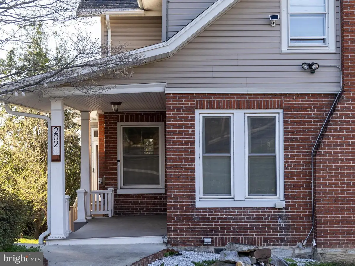 202 Walnut St, Lemoyne, PA 17043 - #1