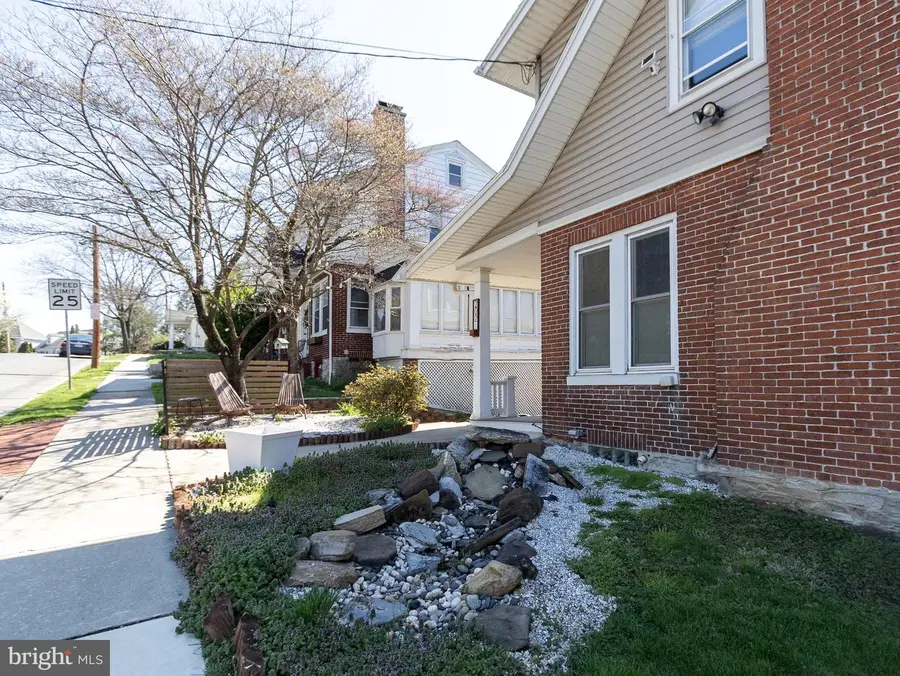 202 Walnut St, Lemoyne, PA 17043 - #3