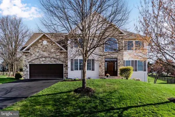 8 Bayberry Rd, CARLISLE, PA 17013