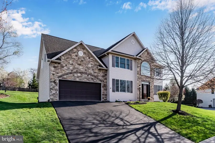 8 Bayberry Rd, Carlisle, PA 17013 - #2