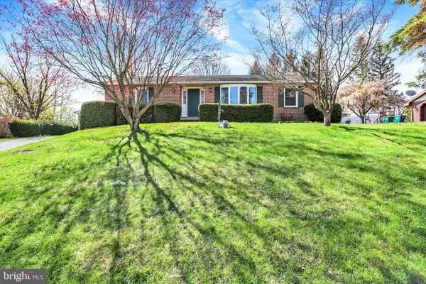 8 Dogwood Dr, MT HOLLY SPRINGS, PA 17065