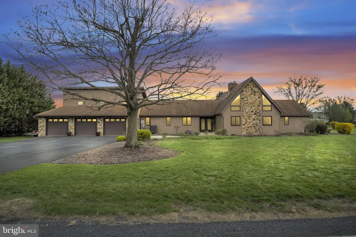 300 Hollowbrook Dr, Carlisle, PA 17013 - #1