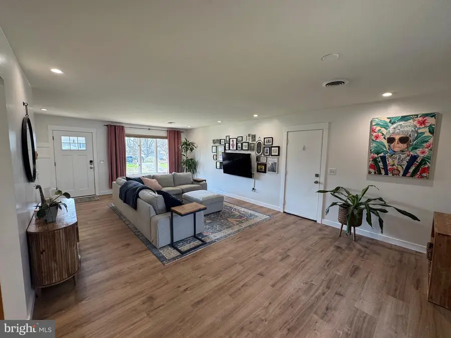 313 Croghan Dr, Carlisle, PA 17013 - #2