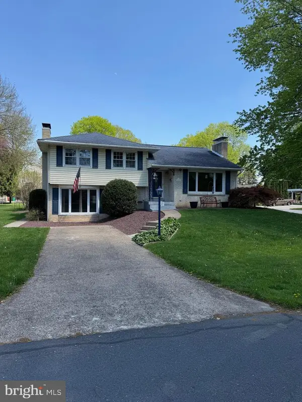 25 Oak Ave, CAMP HILL, PA 17011