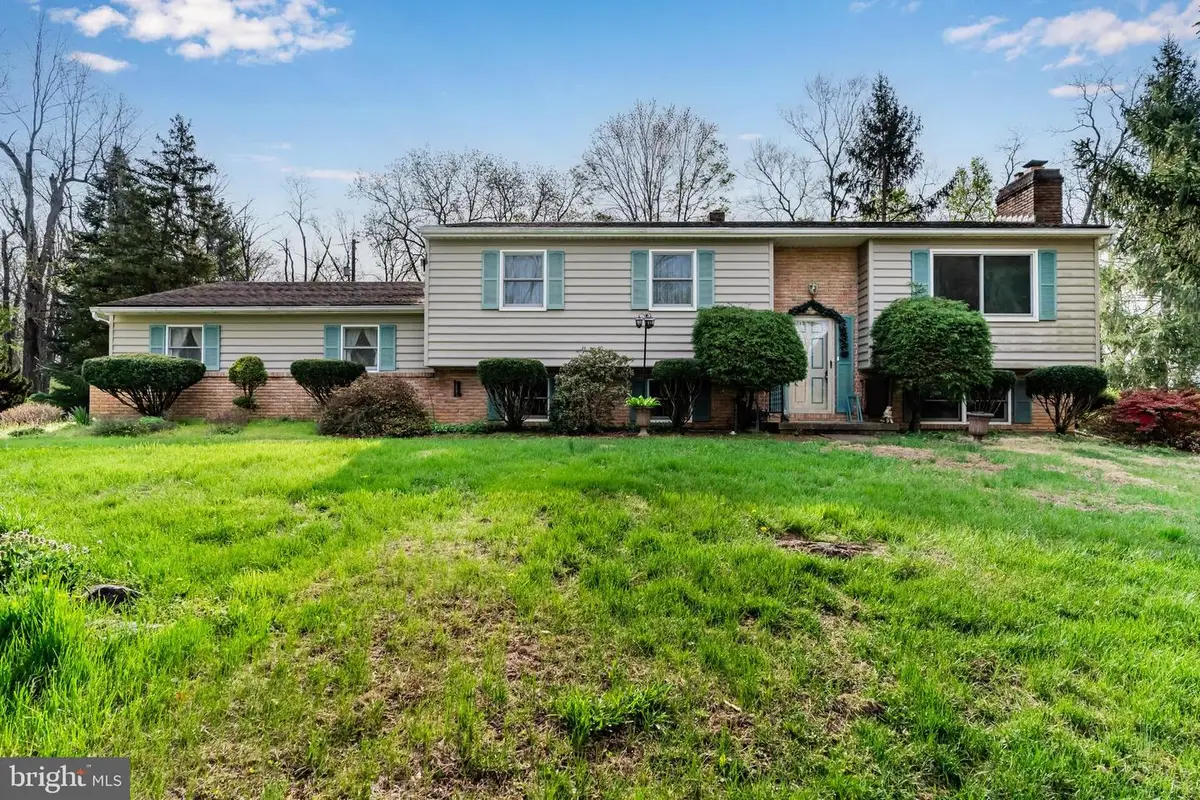 24 Richland Rd, Carlisle, PA 17015 - #1