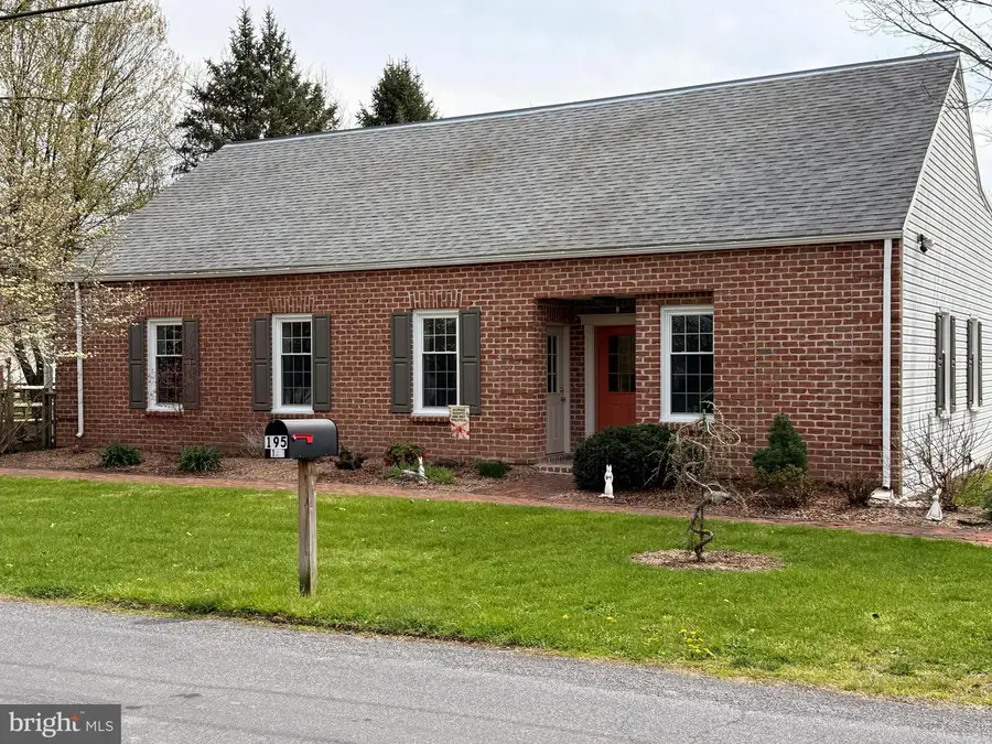 195 E Yellowbreeches Rd, Carlisle, PA 17015 - #2