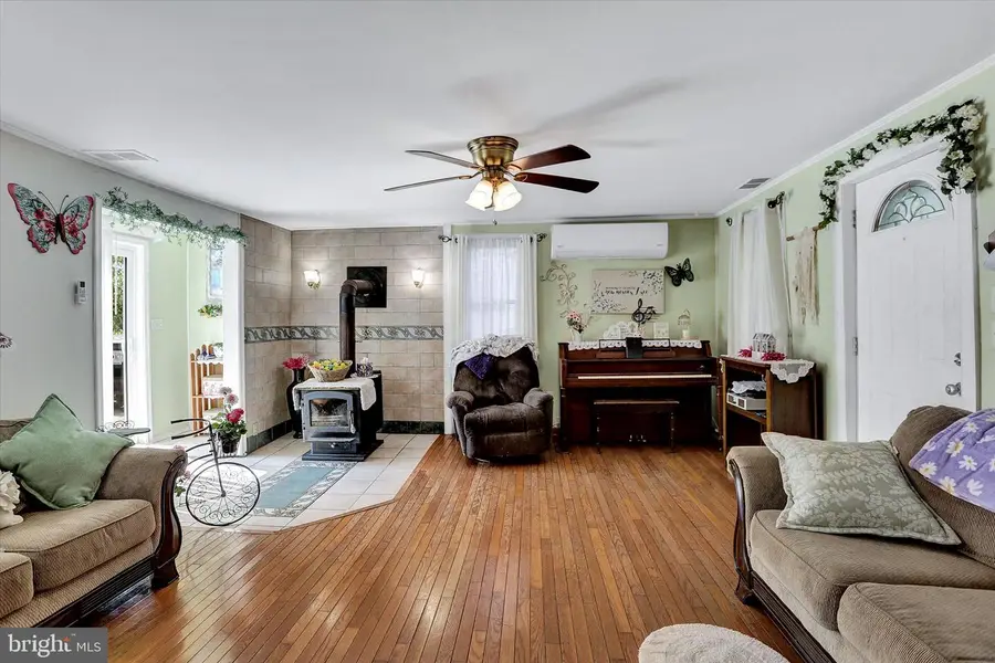 122 Shippensburg Rd, Shippensburg, PA 17257 - #3