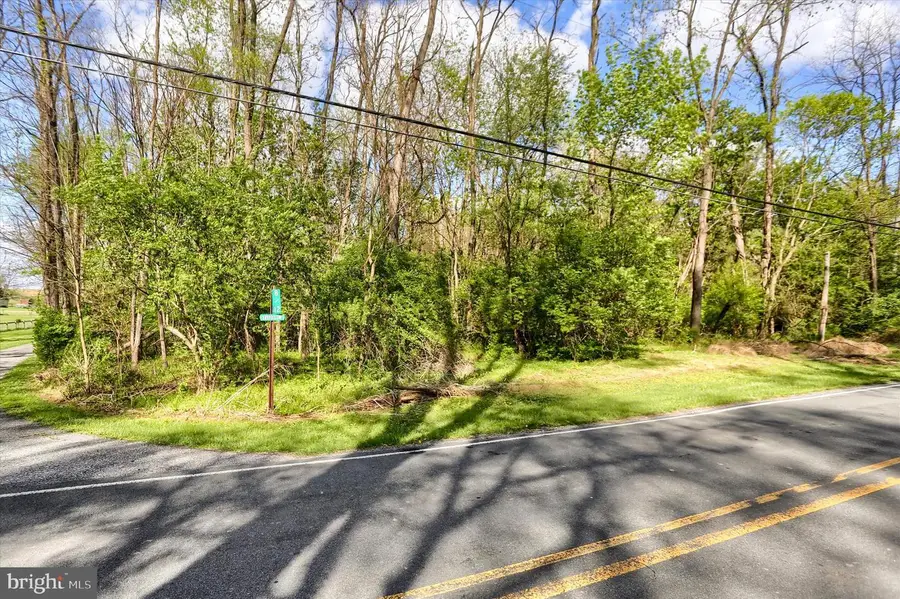 Belle Dr, Carlisle, PA 17015 - #2