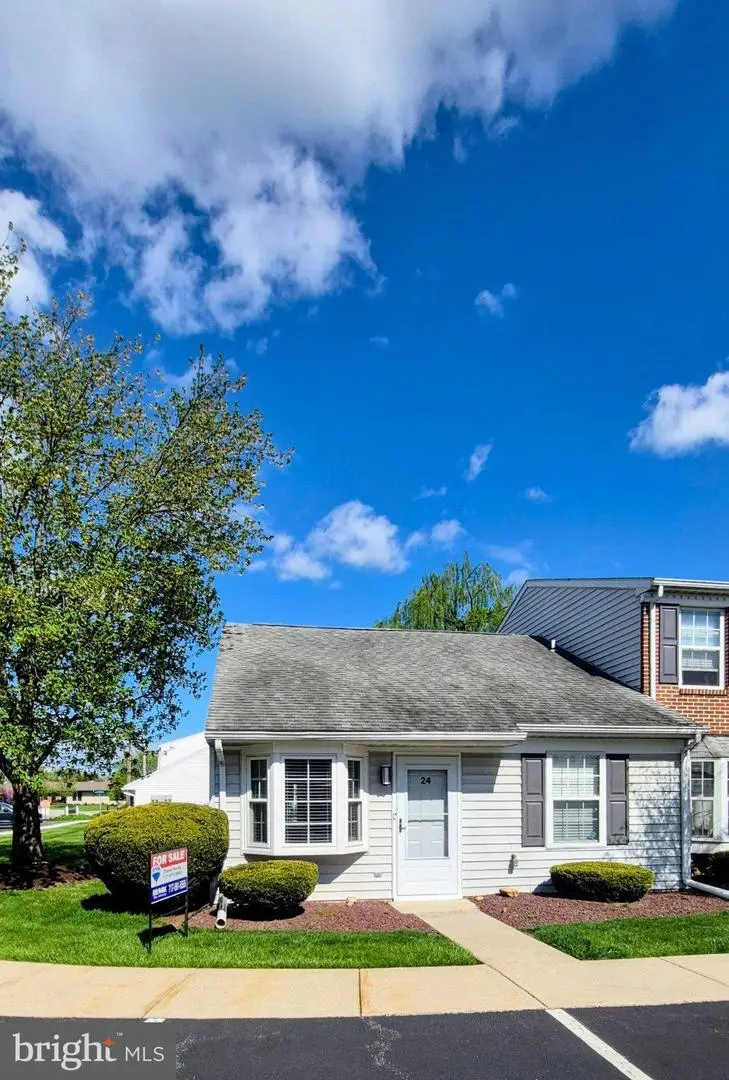 24 Southpoint Dr, Mechanicsburg, PA 17055 - #2