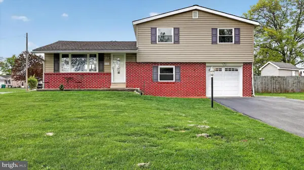 15 Buckthorn Drive, CARLISLE, PA 17015