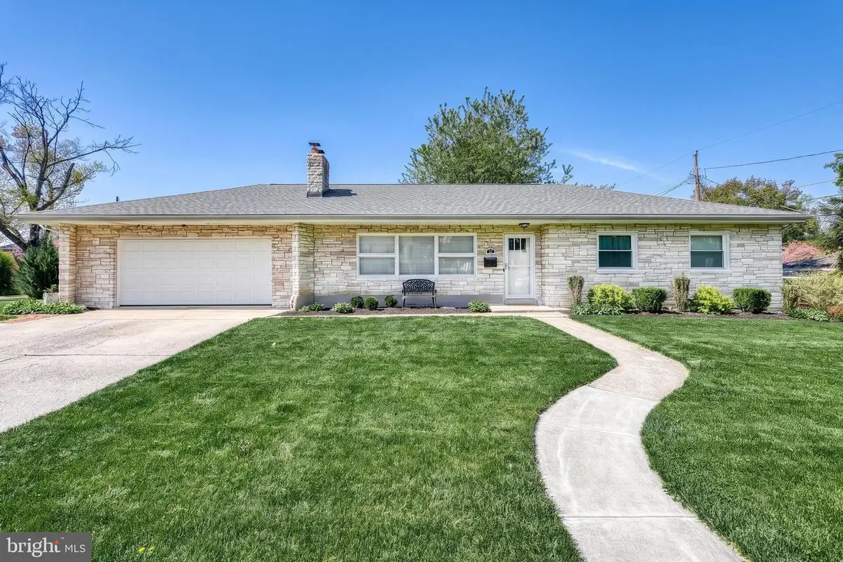 52 Center Dr, Camp Hill, PA 17011 - #1