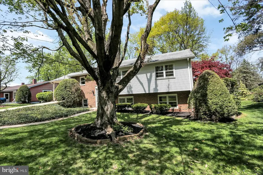 8 W Winding Hill Road, Mechanicsburg, PA 17055 - #2