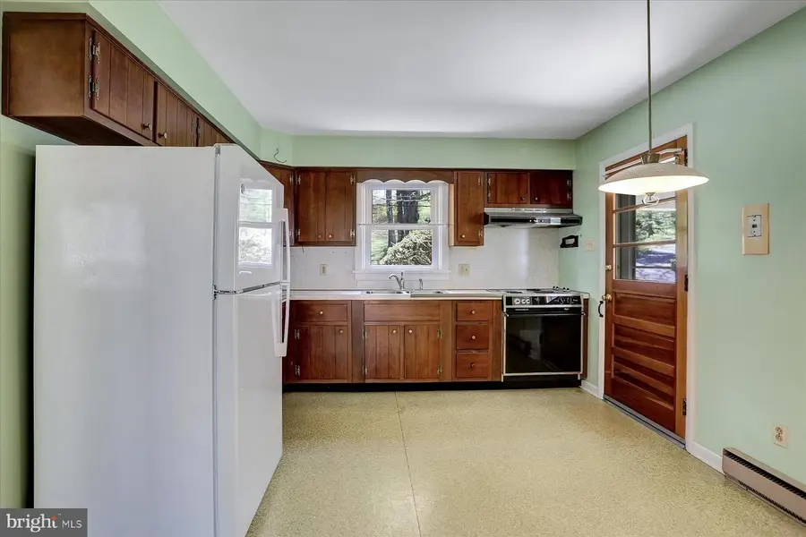 8 W Winding Hill Road, Mechanicsburg, PA 17055 - #3