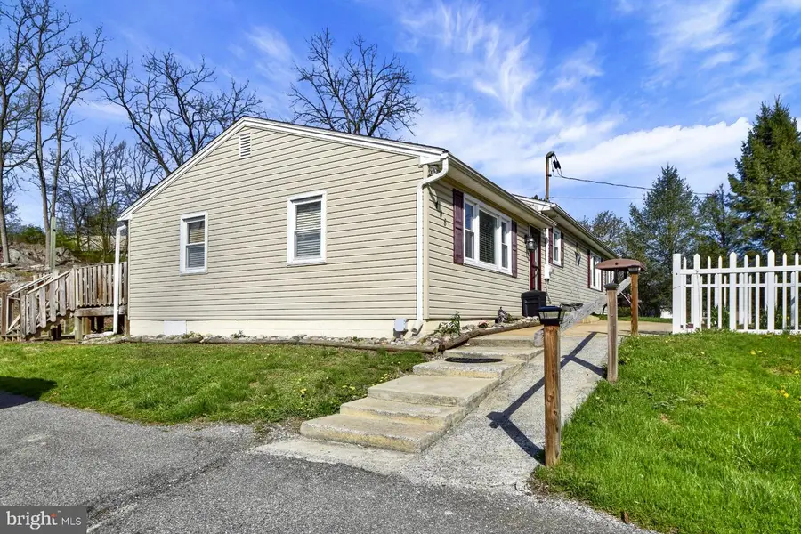 408 Penn St S, Shippensburg, PA 17257 - #3