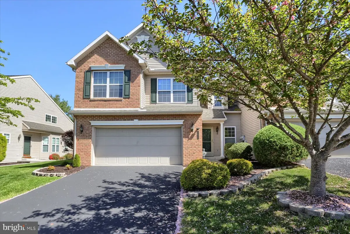 4250 Roth Farm Village Cir, Mechanicsburg, PA 17050 - #1