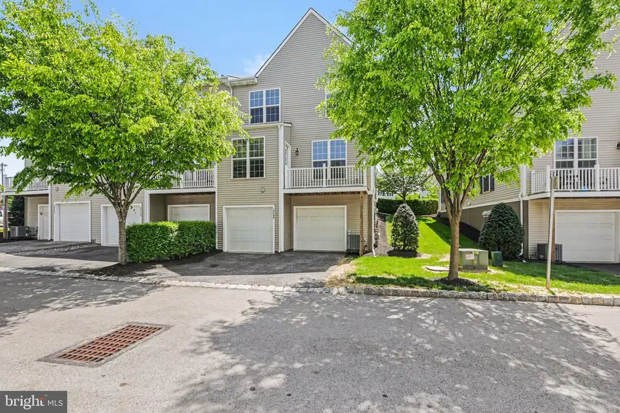 3256 Lark Way, Mechanicsburg, PA 17055 - #2
