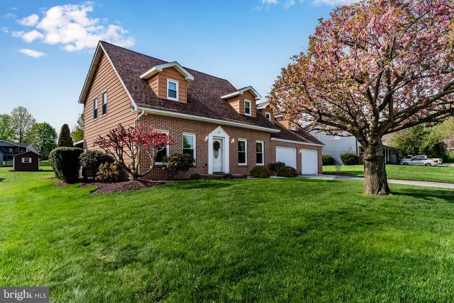 112 Dogwood Drive, Mount Holly Springs, PA 17065 - #2