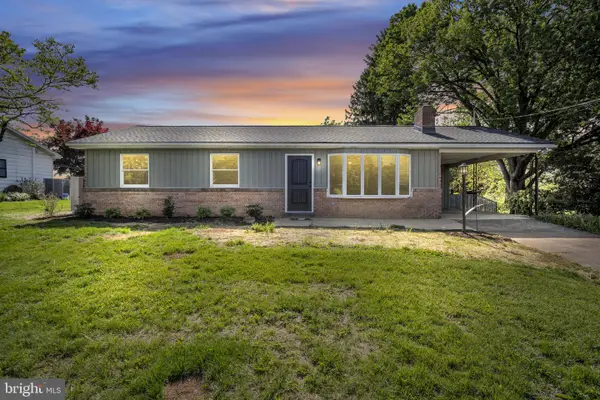 15 Circle Dr, MECHANICSBURG, PA 17055