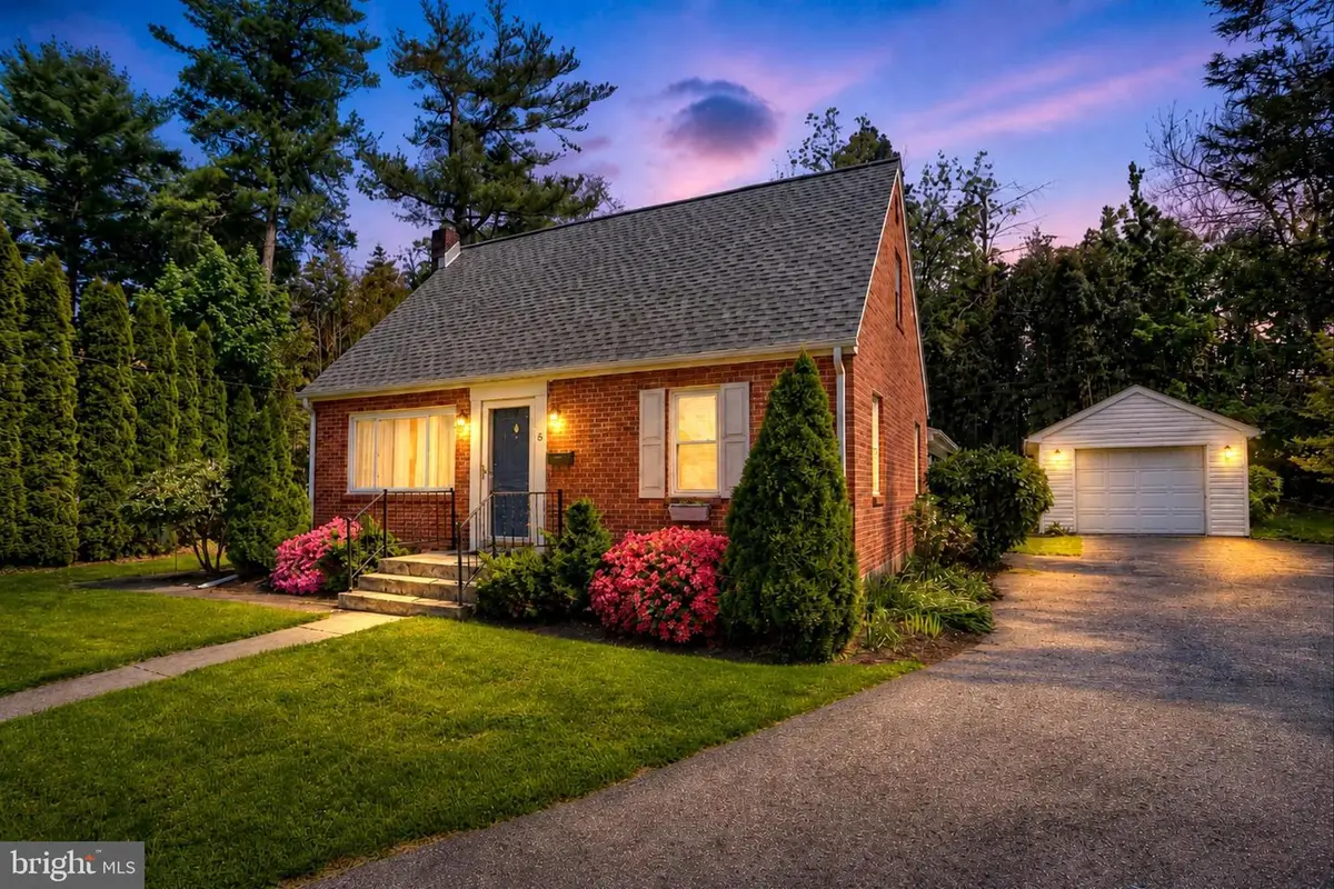 8 Green Cir, Camp Hill, PA 17011 - #1