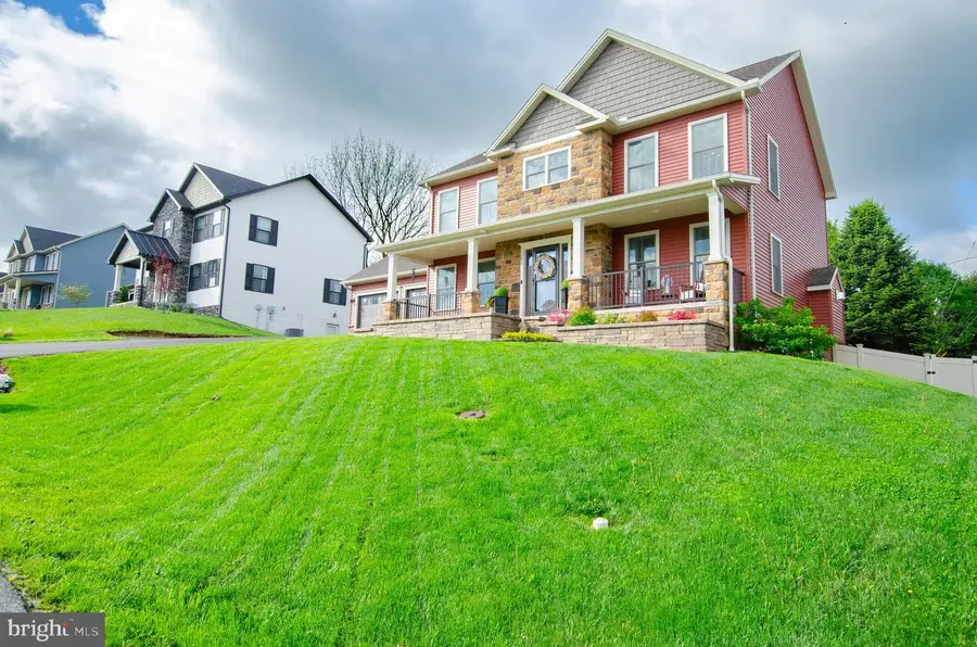 202 Feather Dr, Shippensburg, PA 17257 - #2