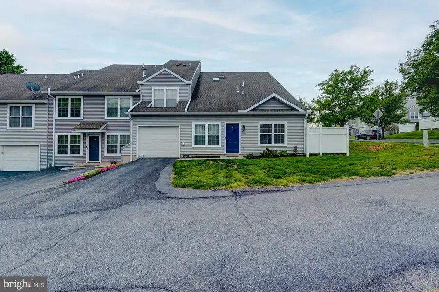 80 Courtyard Dr, Carlisle, PA 17013 - #2