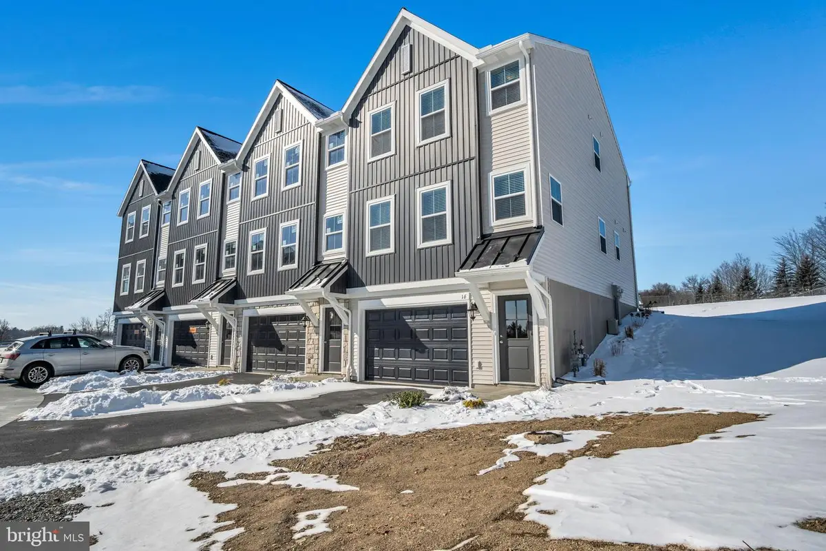 10-16 Morgan Circle, Carlisle, PA 17015 - #1