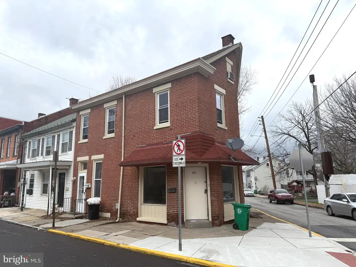 63-65 E Penn St, Carlisle, PA 17013 - #1
